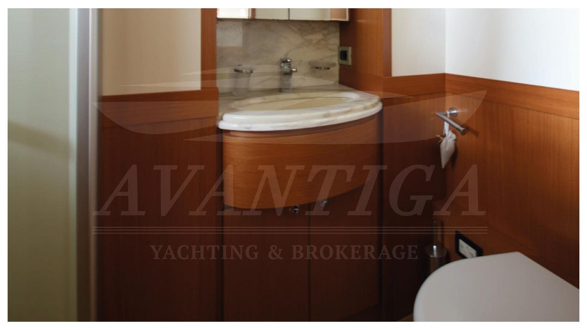 2010 Ferretti Yachts 80 