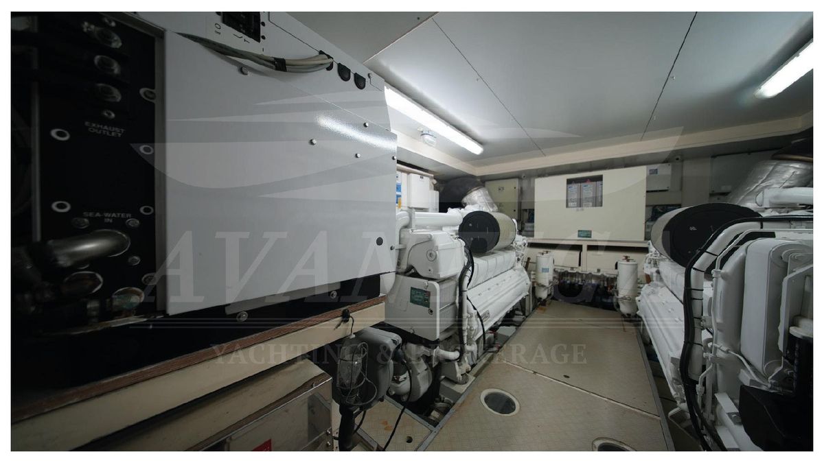 2010 Ferretti Yachts 80 
