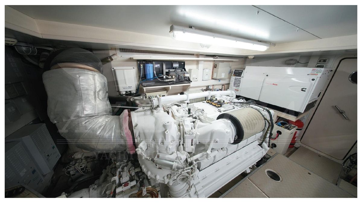 2010 Ferretti Yachts 80 
