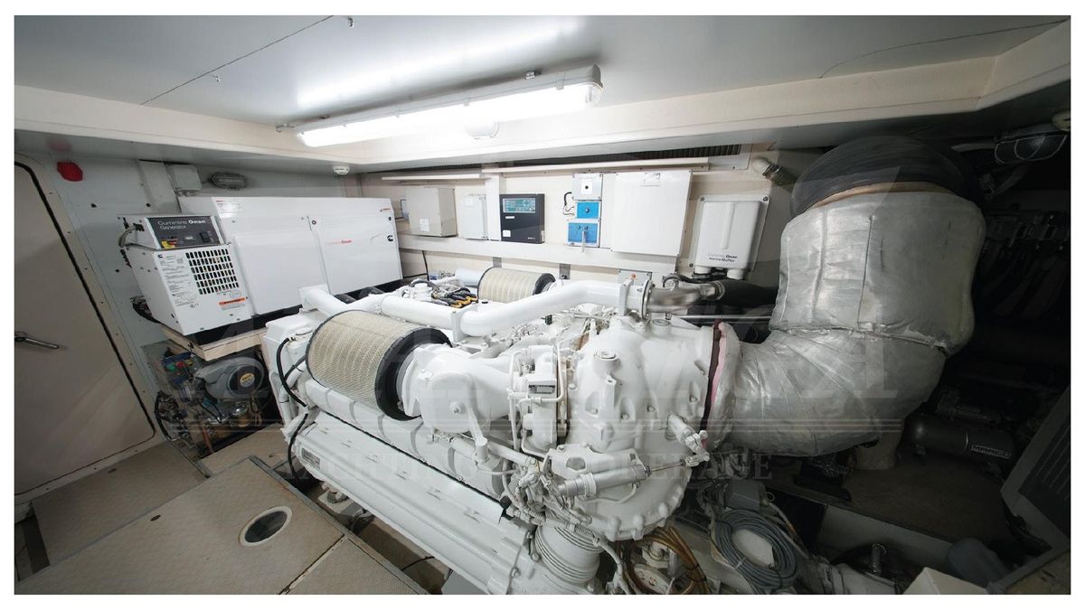 2010 Ferretti Yachts 80 