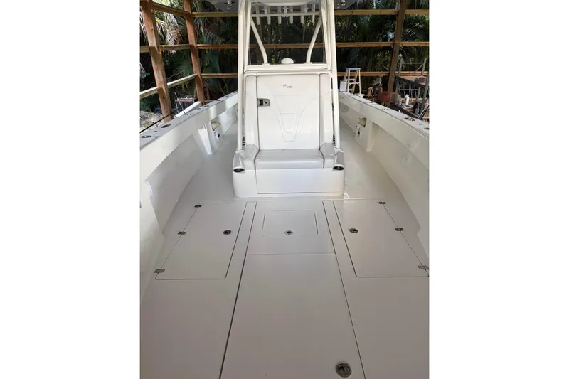  Yacht Photos Pics 2021 SeaVee 340B Open boat interior with spacious deck and seating.