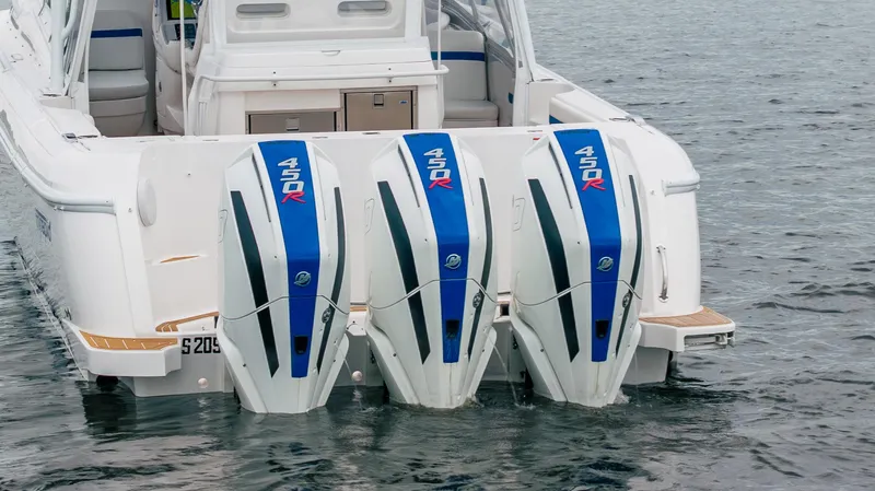 Rightview Yacht Photos Pics 