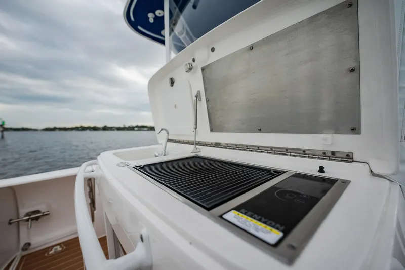 Rightview Yacht Photos Pics 