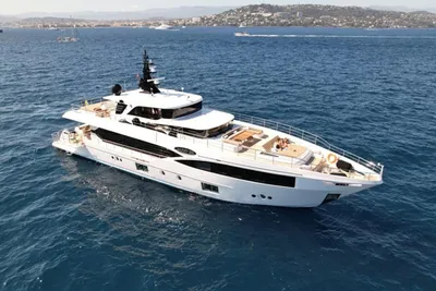 Gulf Craft Majesty 100
