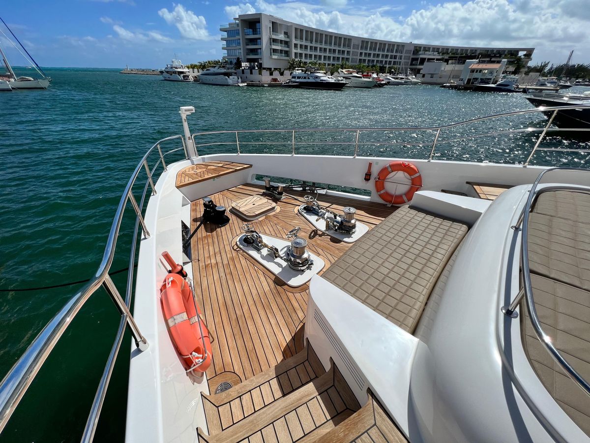 2018 Gulf Craft 104 
