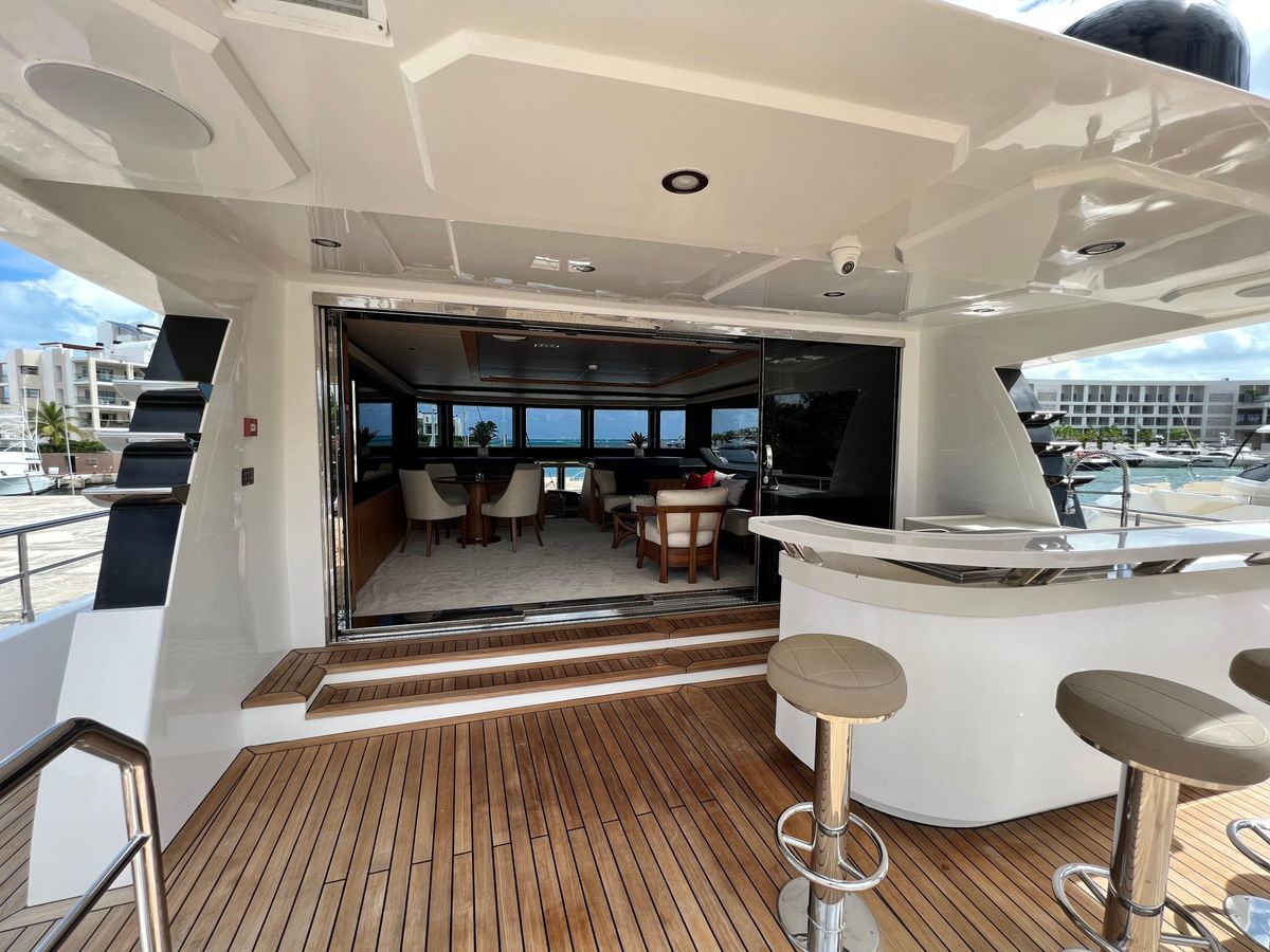 2018 Gulf Craft 104 