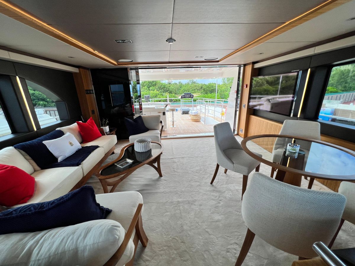 2018 Gulf Craft 104 