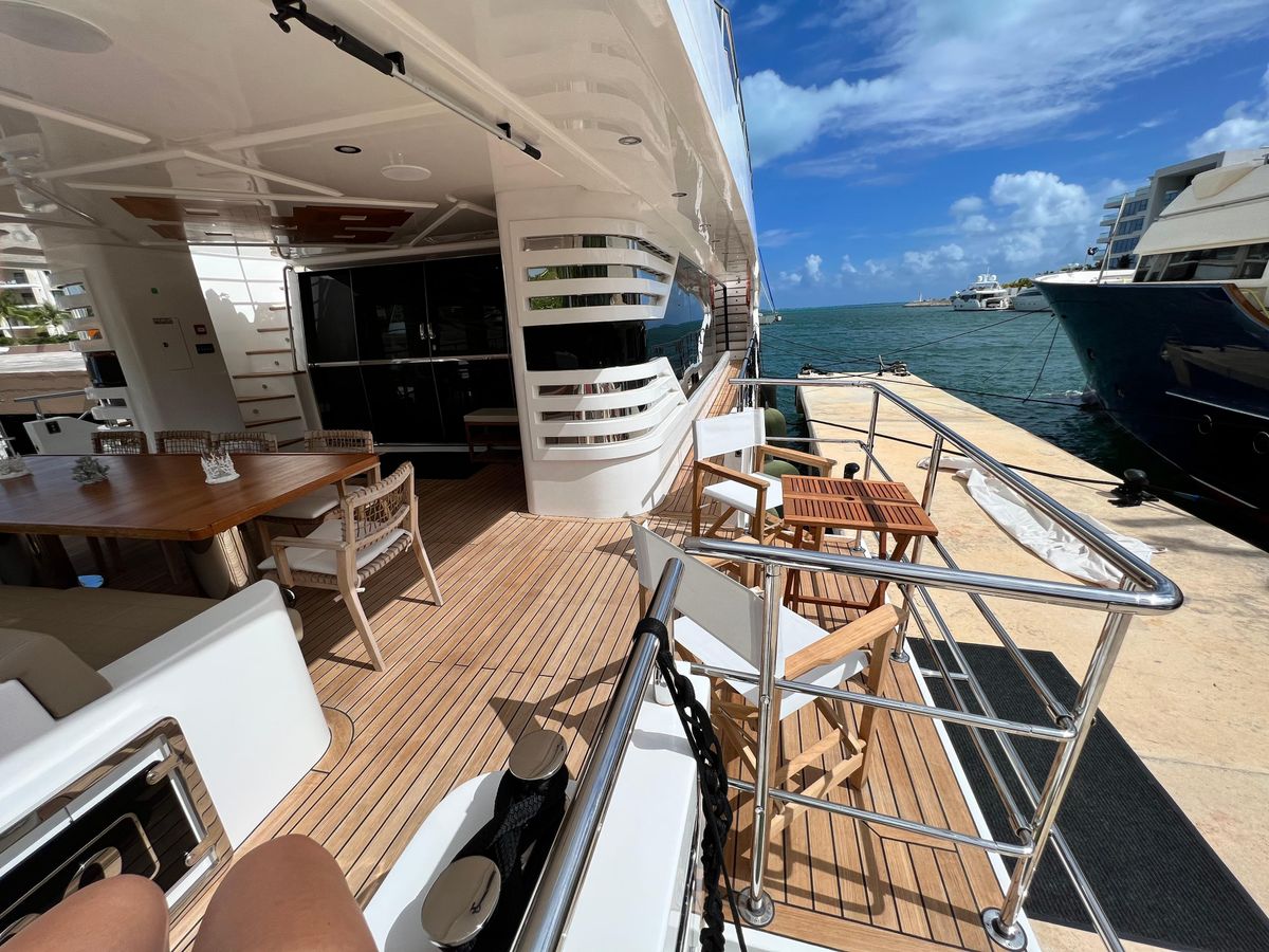 2018 Gulf Craft 104 