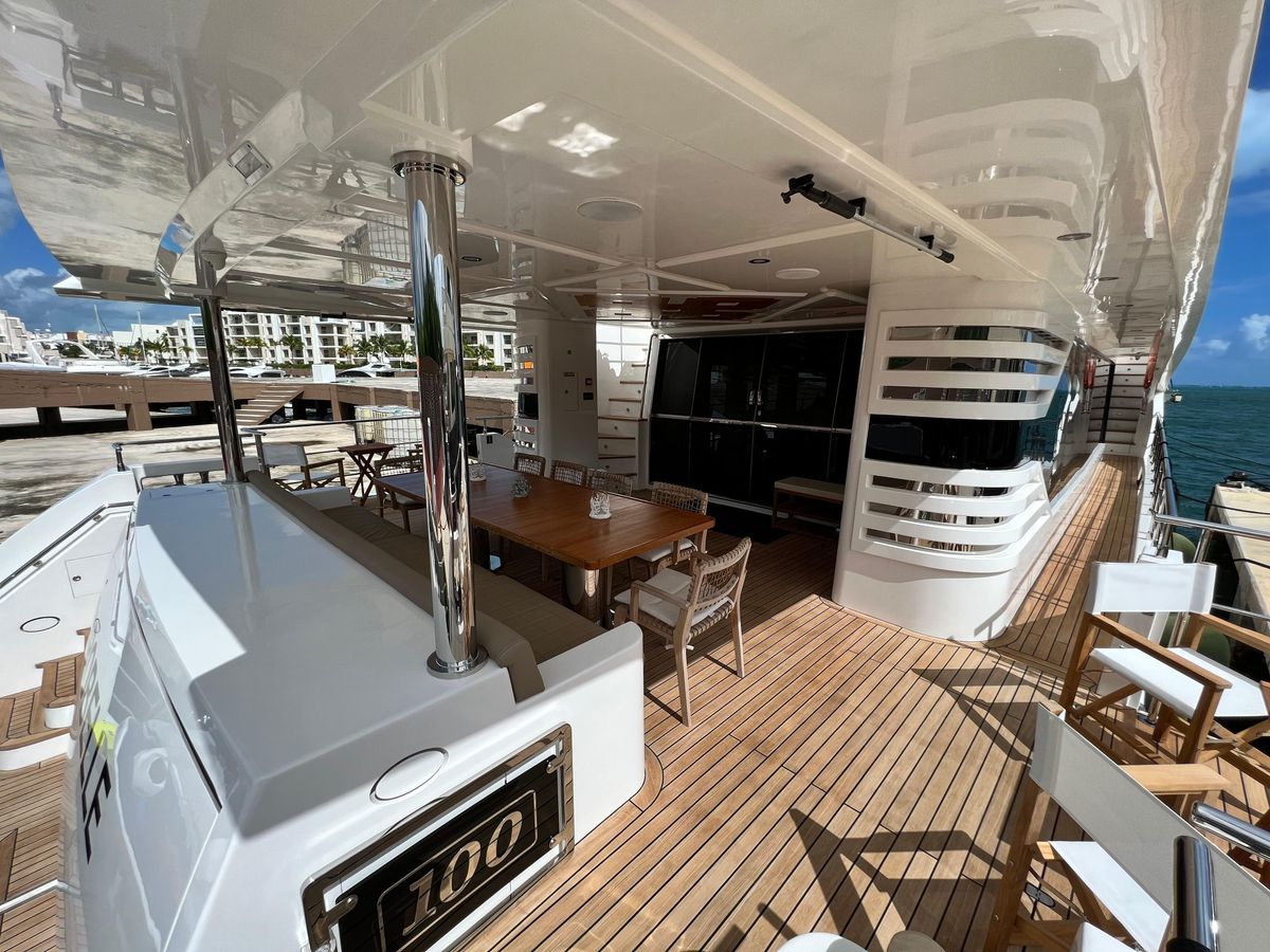 2018 Gulf Craft 104 