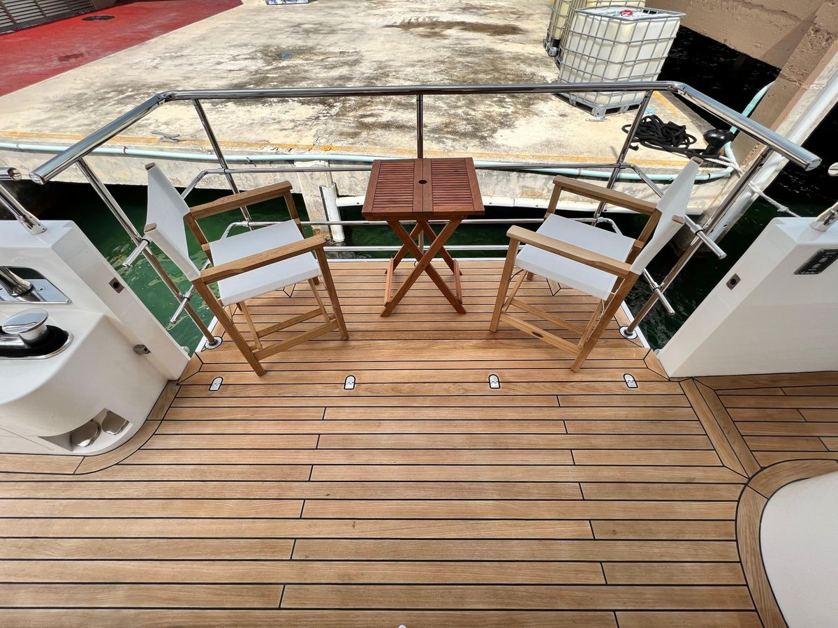 2018 Gulf Craft 104 