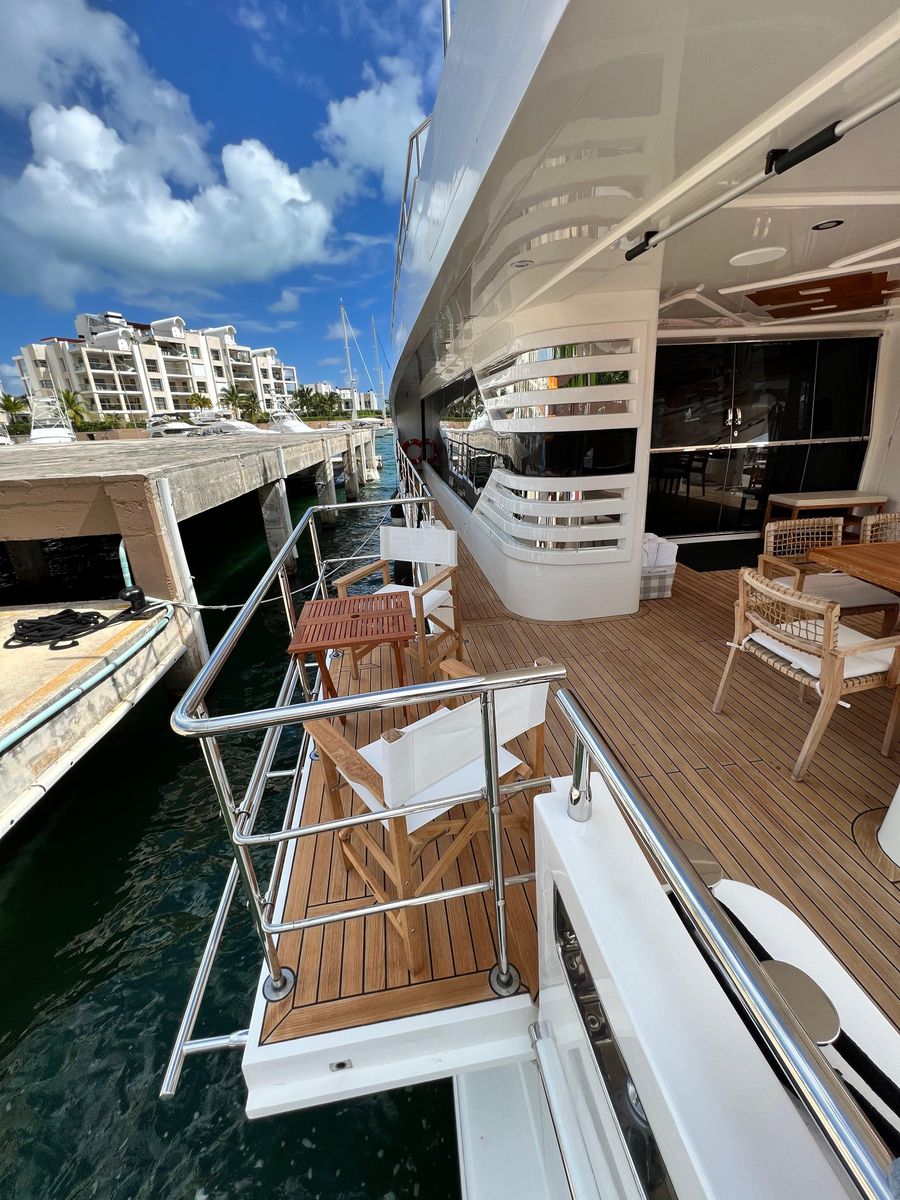 2018 Gulf Craft 104 