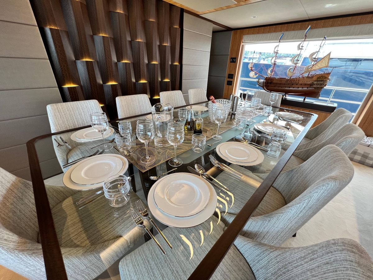 2018 Gulf Craft 104 