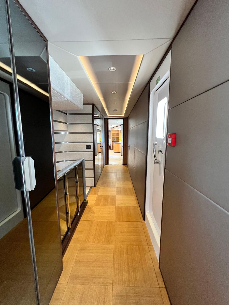 2018 Gulf Craft 104 
