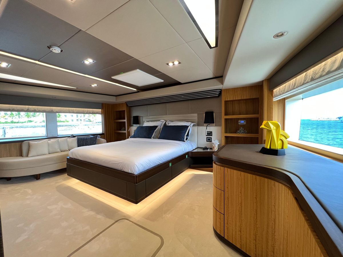 2018 Gulf Craft 104 