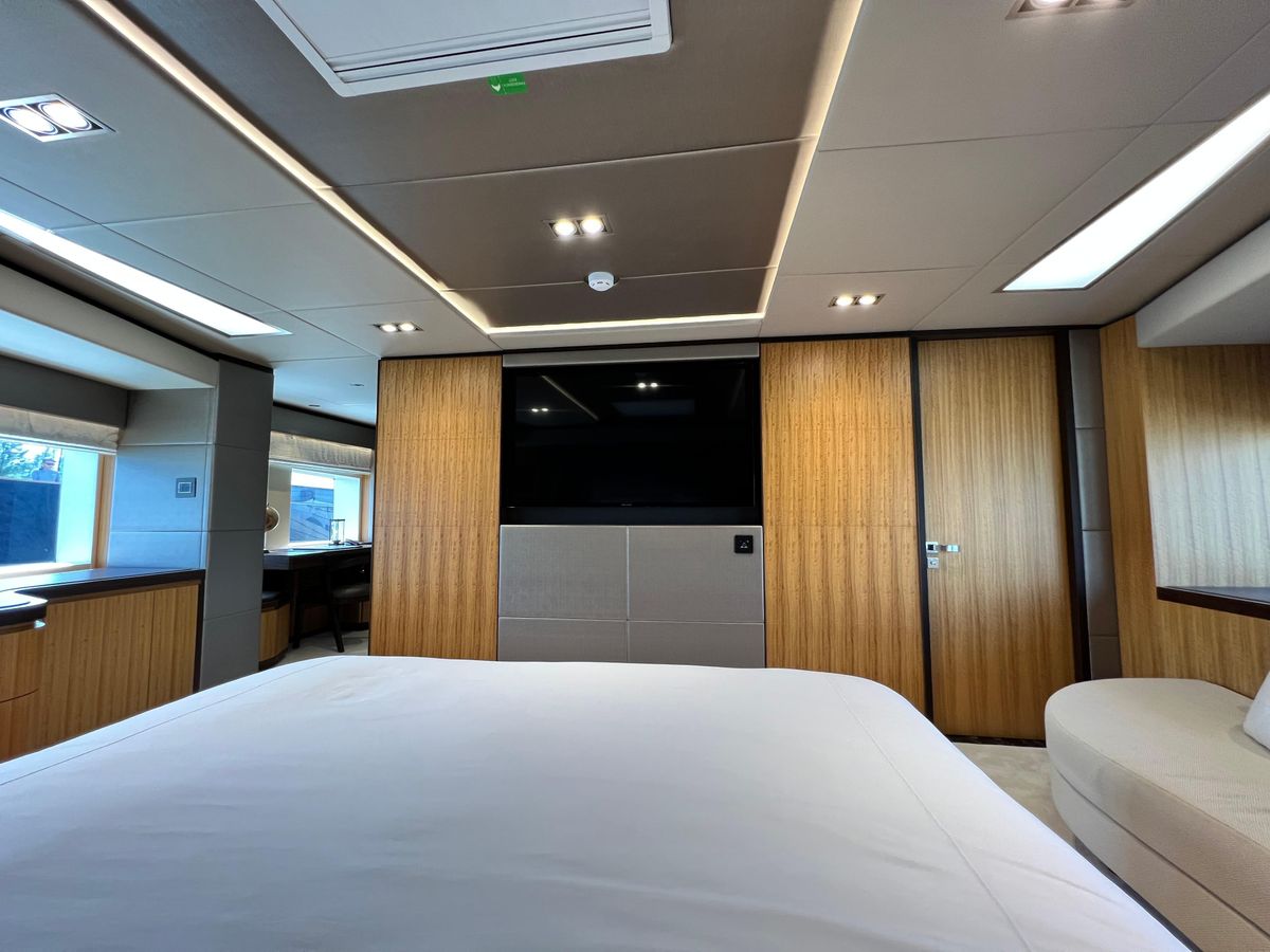 2018 Gulf Craft 104 
