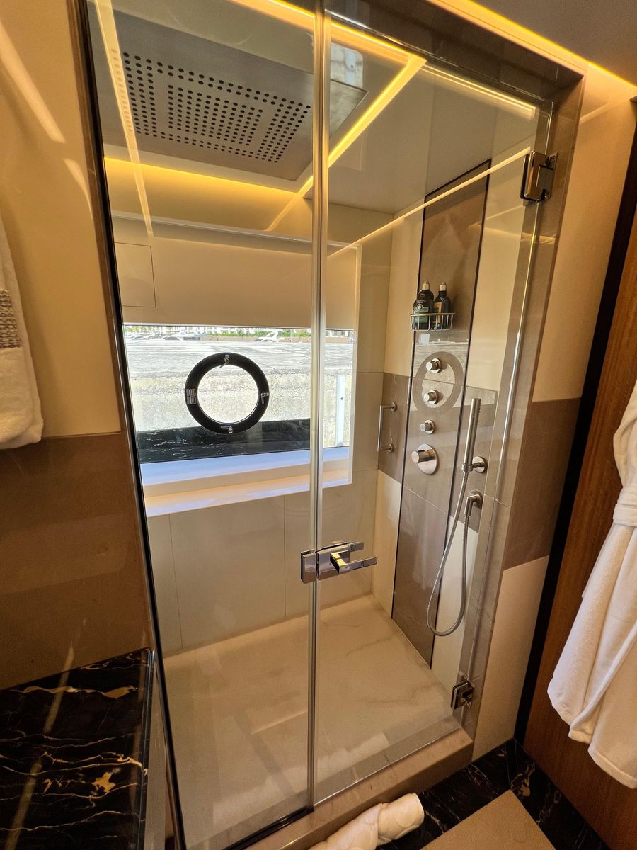 2018 Gulf Craft 104 