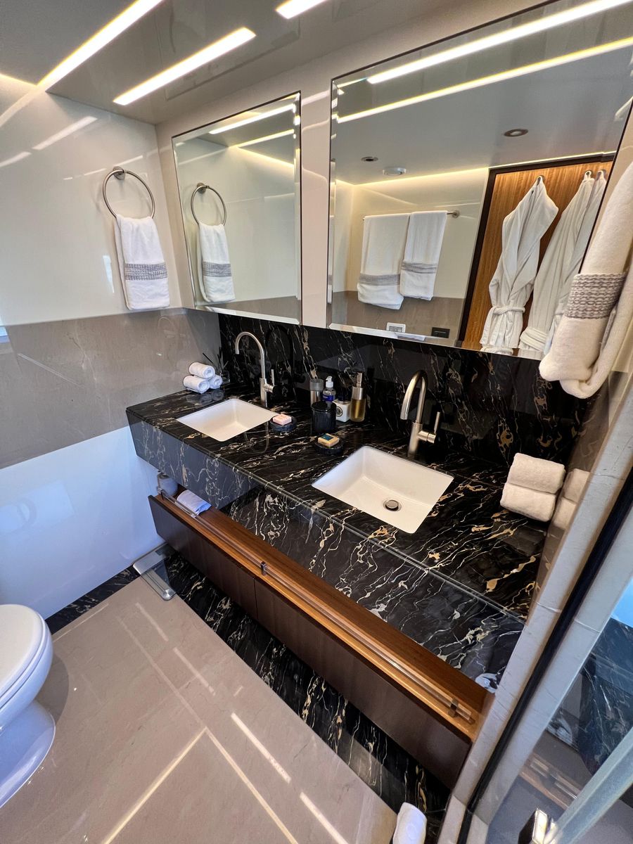 2018 Gulf Craft 104 