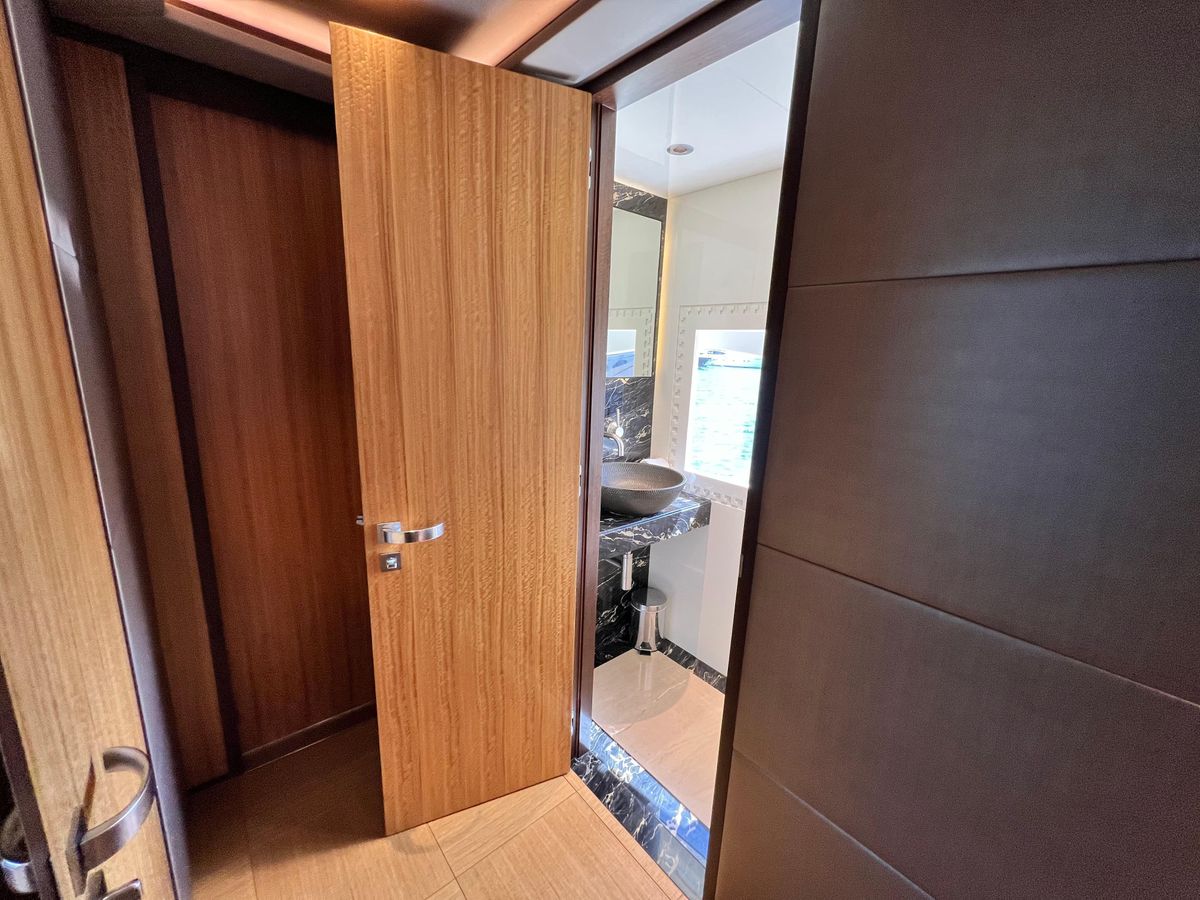2018 Gulf Craft 104 