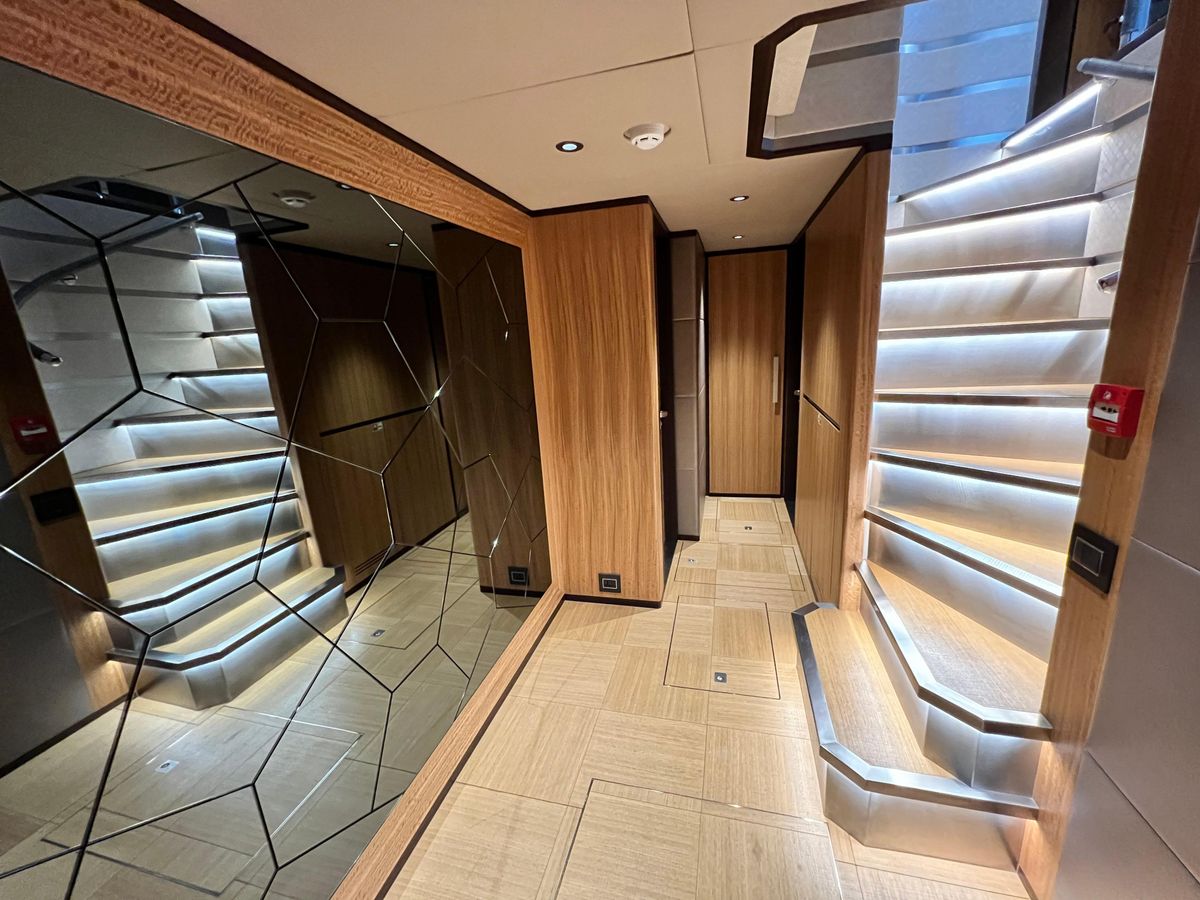 2018 Gulf Craft 104 