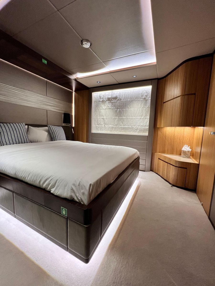 2018 Gulf Craft 104 