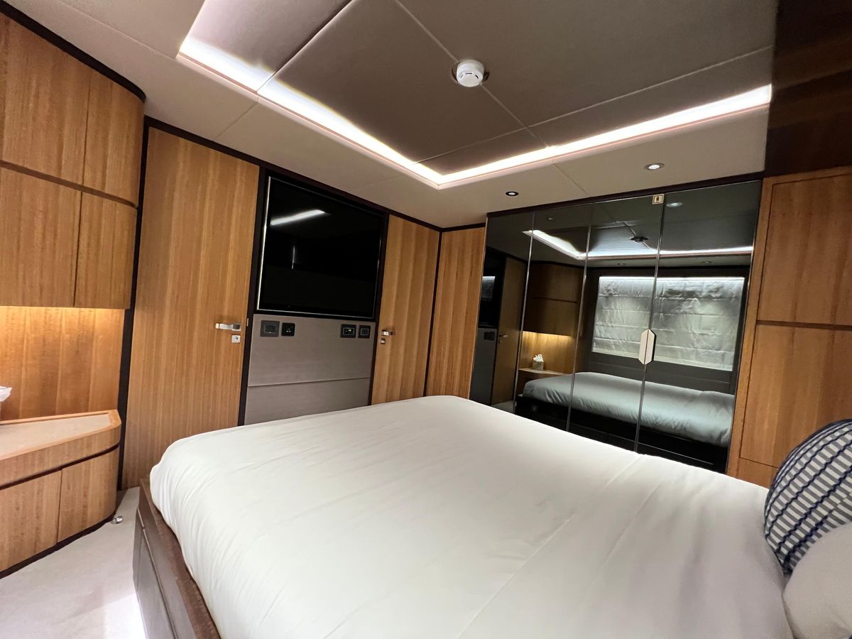 2018 Gulf Craft 104 