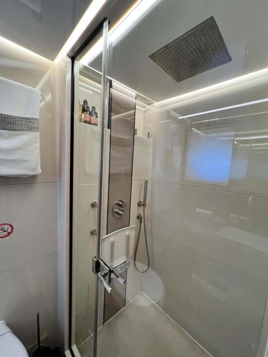 2018 Gulf Craft 104 