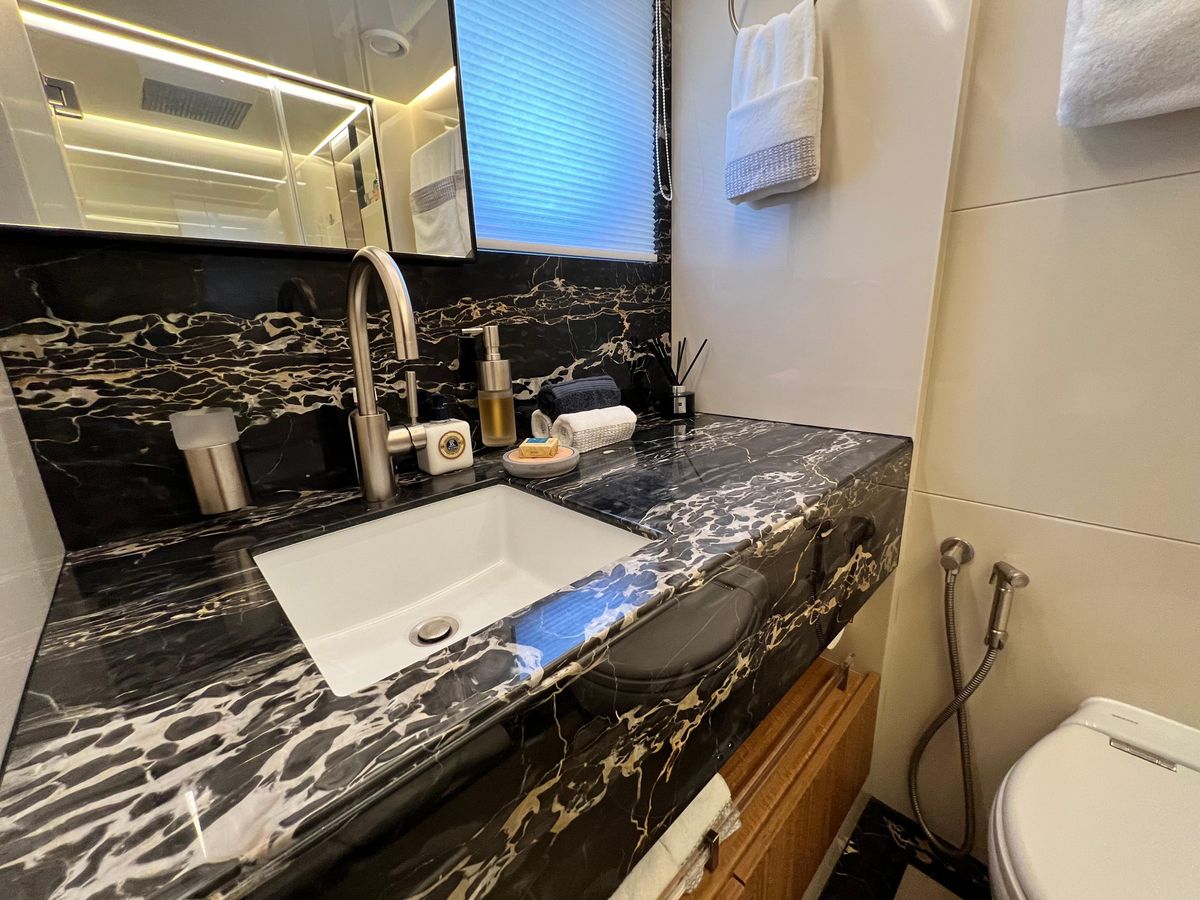 2018 Gulf Craft 104 
