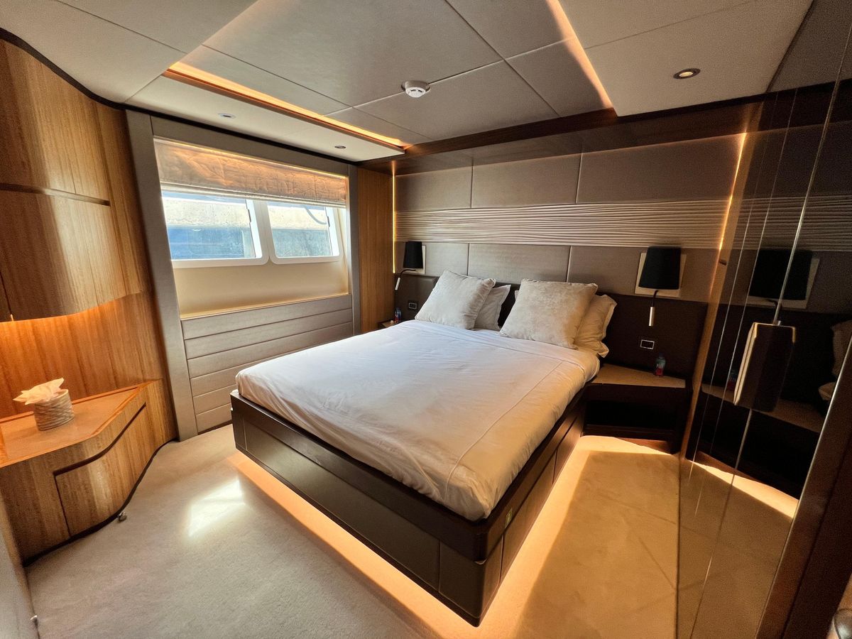 2018 Gulf Craft 104 