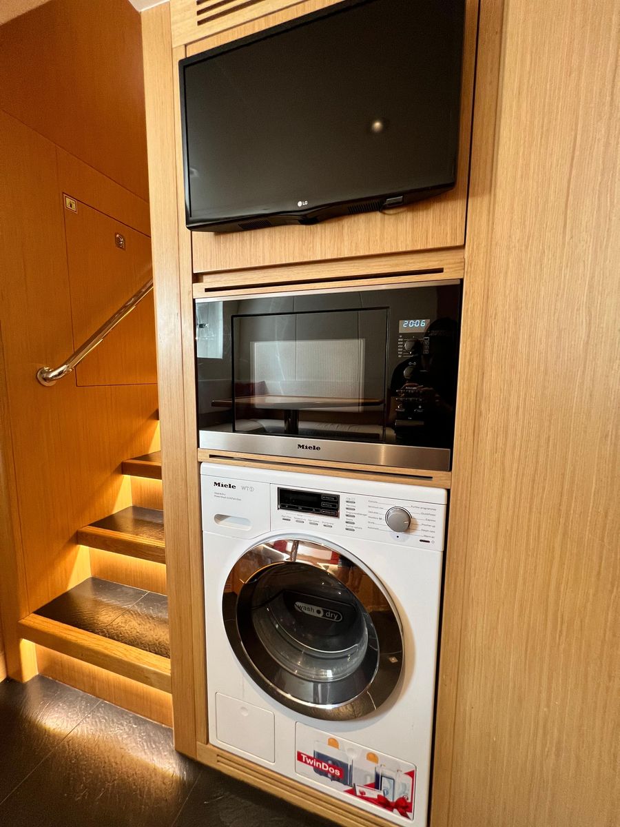 2018 Gulf Craft 104 