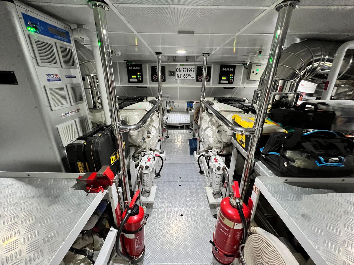 2018 Gulf Craft 104 