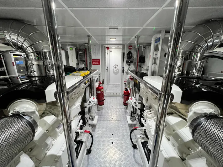 Carobelle Yacht Photos Pics 