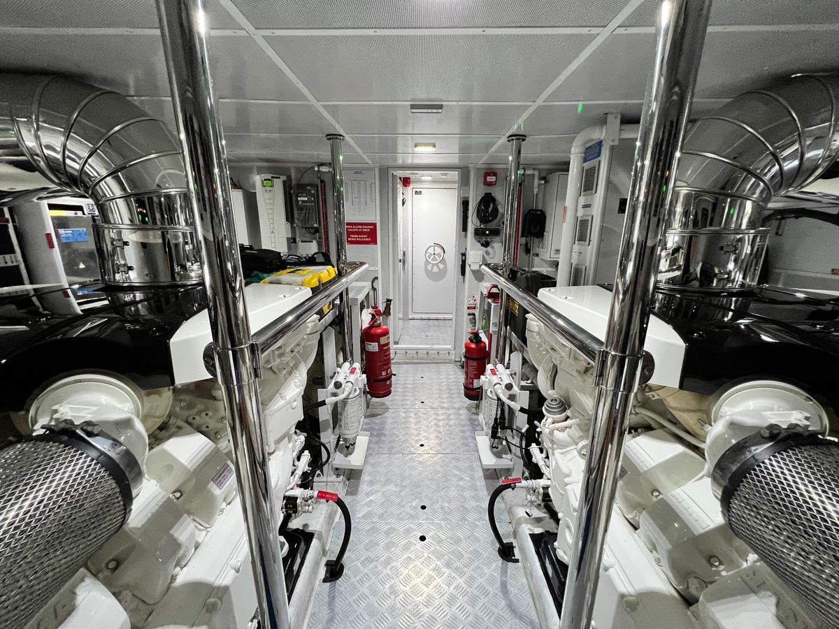 2018 Gulf Craft 104 