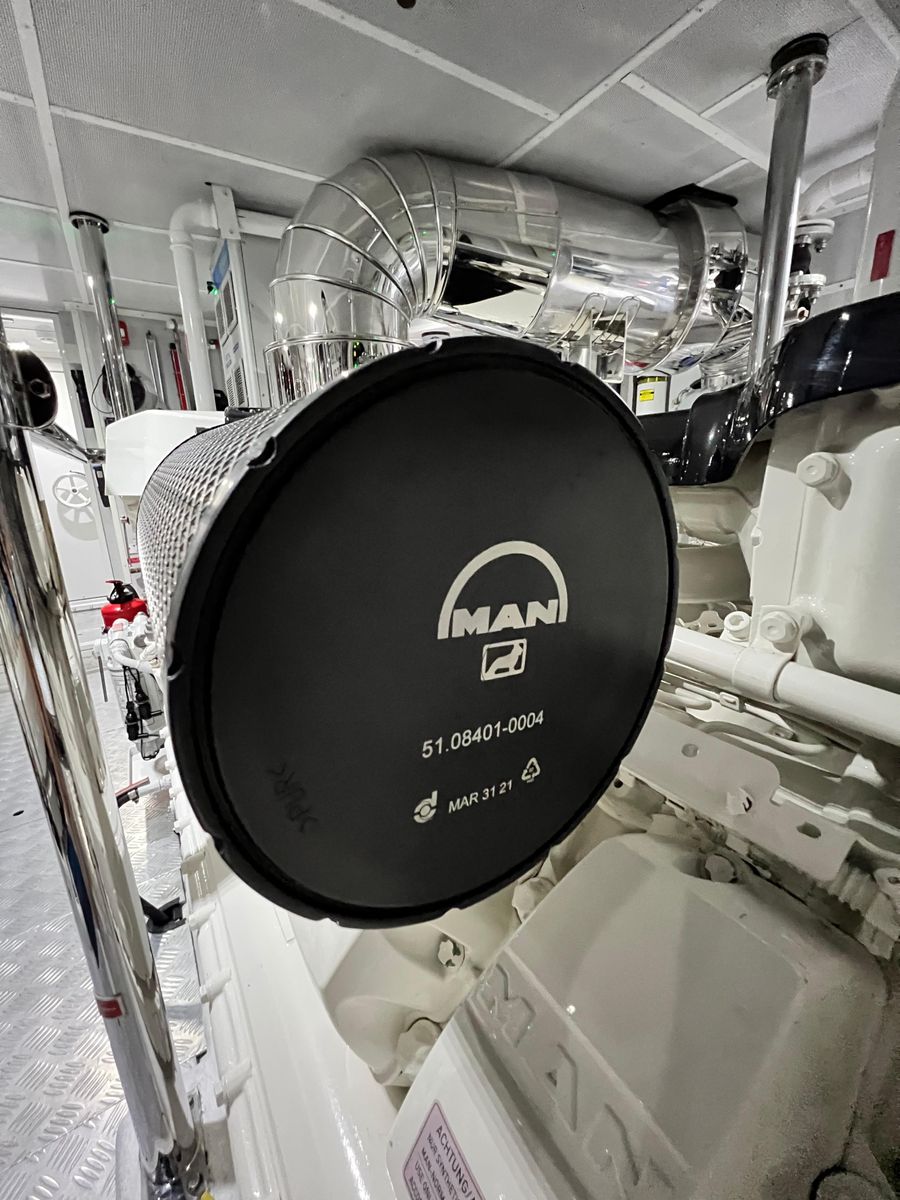 2018 Gulf Craft 104 