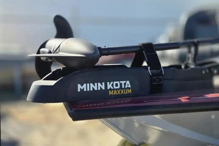 Minn Kota Maxxum trolling motor on 2021 Tracker Pro Team 195 TXW Tournament Edition boat.