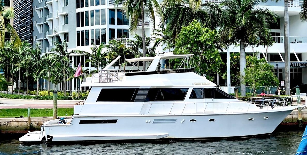 1990 Viking Cockpit Motoryacht