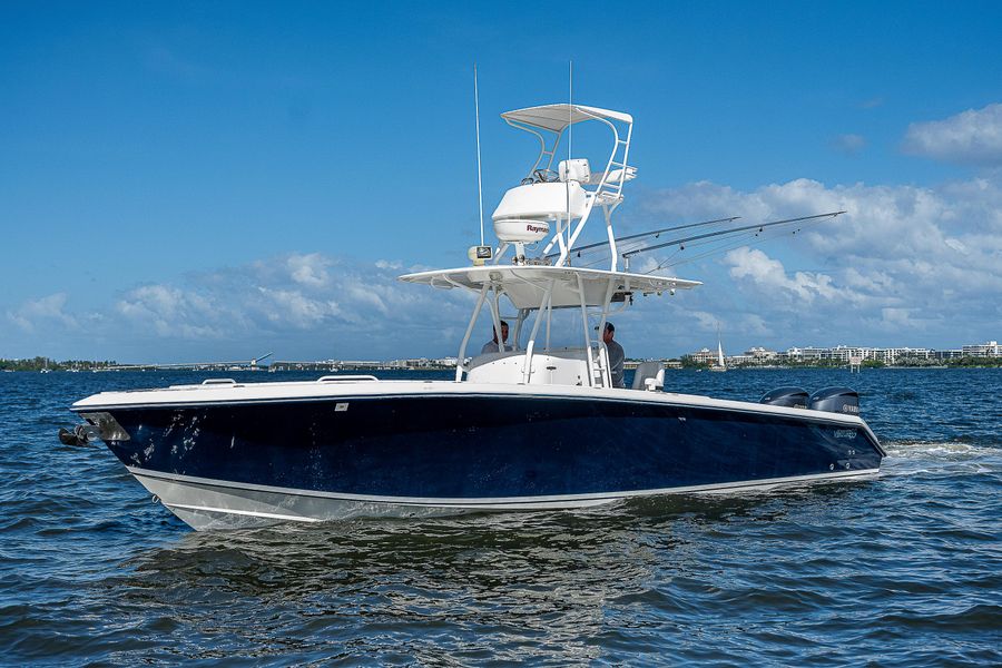 2005 Venture 39 Open