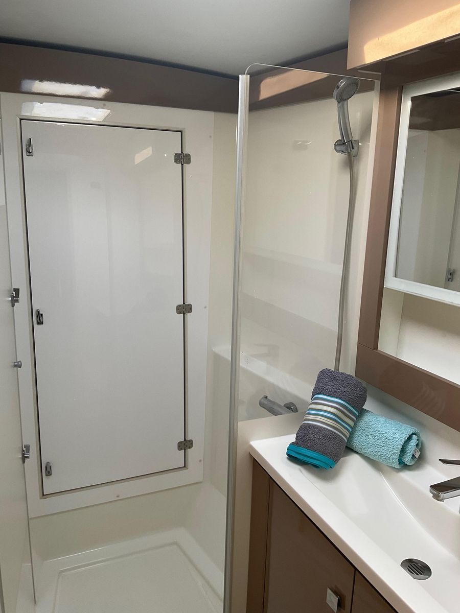 2017 Fountaine Pajot 44 