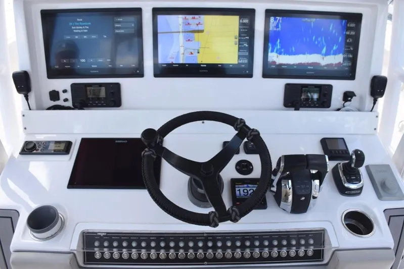 Toro Yacht Photos Pics Triple Garmin Screens