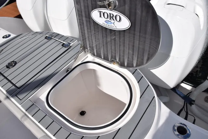 Toro Yacht Photos Pics One of three livewells