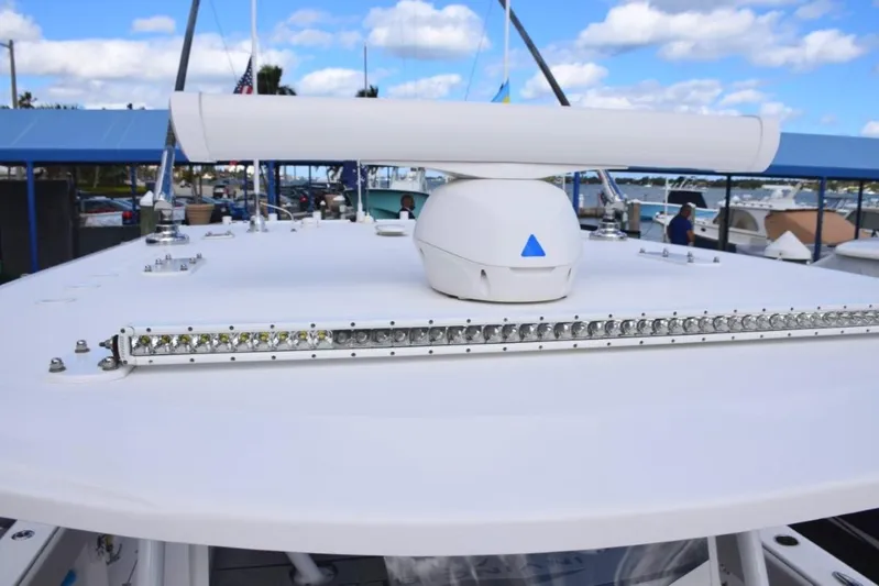 Toro Yacht Photos Pics Fathom Radar / Light bar