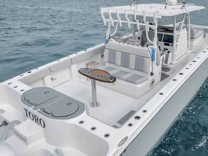 Toro Yacht Photos Pics Nice size cockpit