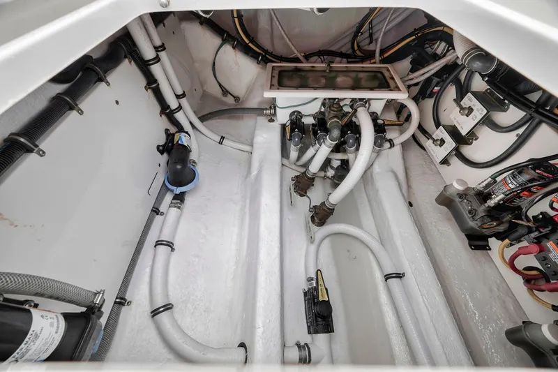 Toro Yacht Photos Pics Clean bilge