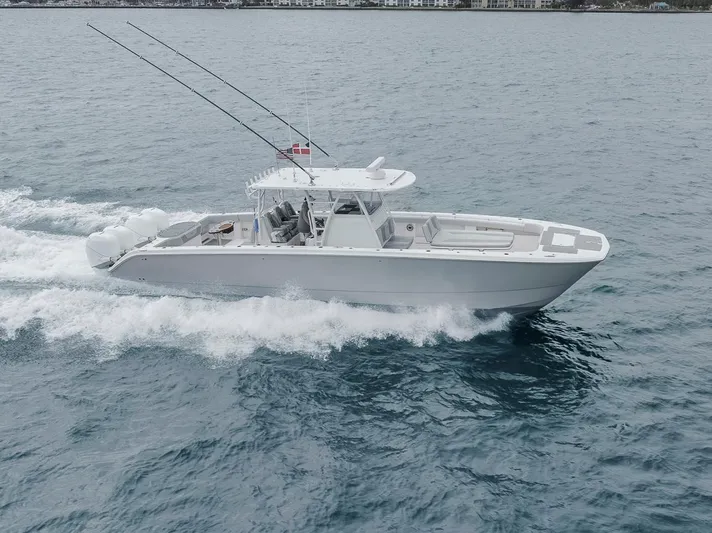 Toro Yacht Photos Pics Running shot 6