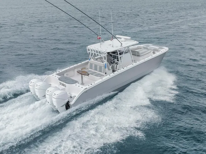 Toro Yacht Photos Pics Running shot 3