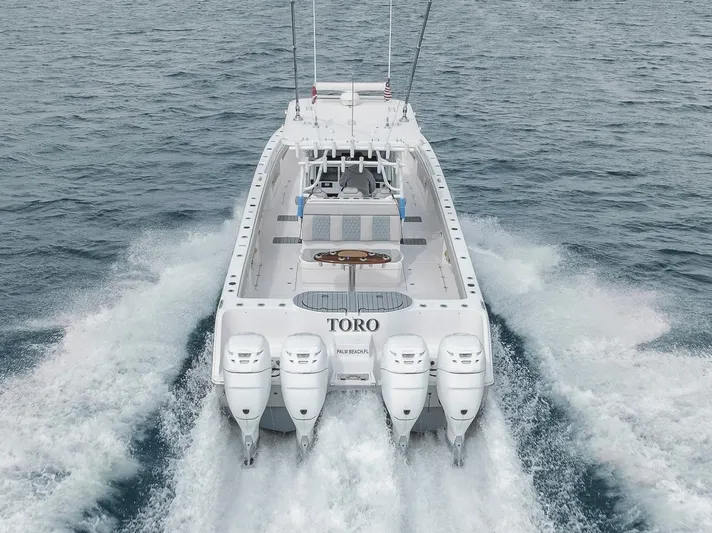 Toro Yacht Photos Pics Running shot Aft view