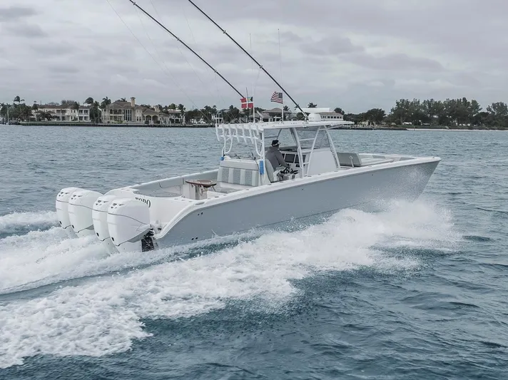 Toro Yacht Photos Pics Running shot 8