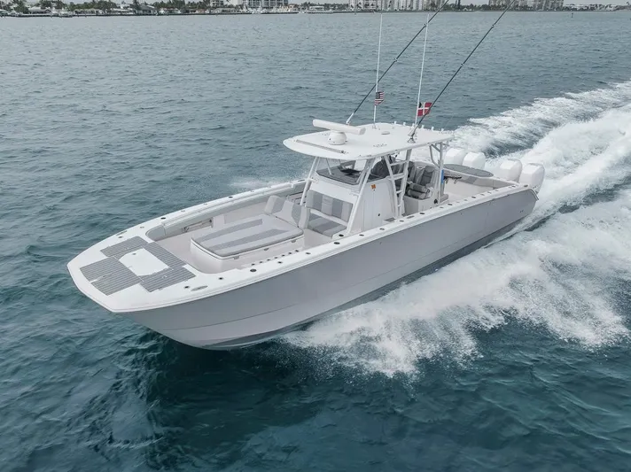 Toro Yacht Photos Pics Running shot 4