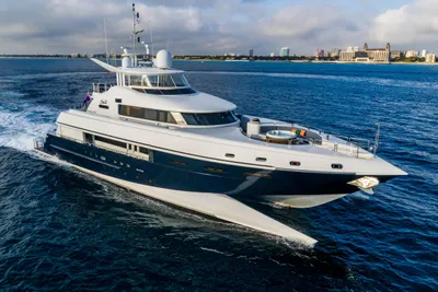 New Zealand Yachts Wave Piercer