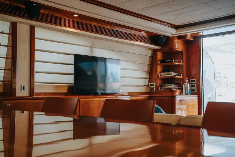 Los Esquinkles Yacht Photos Pics 