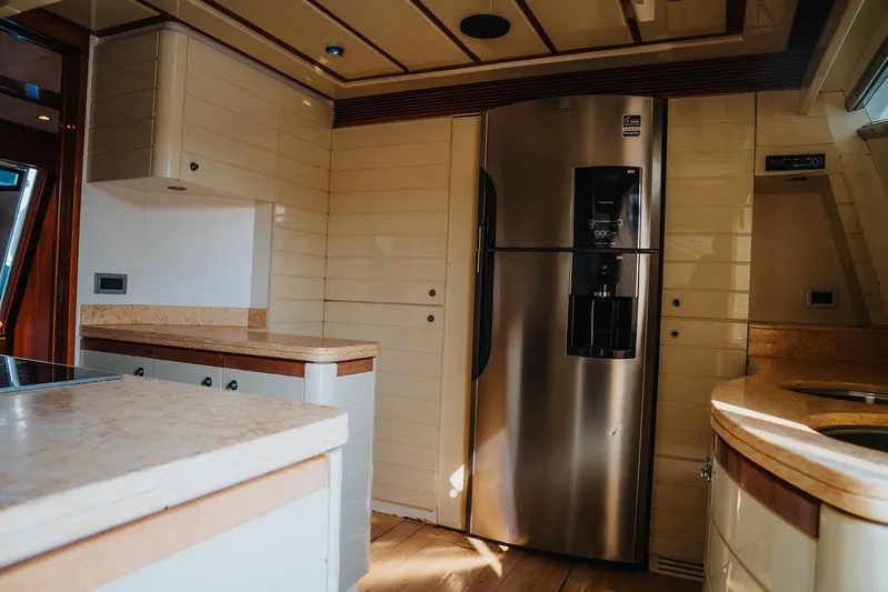 Los Esquinkles Yacht Photos Pics 